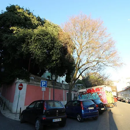 Spacious 公寓 *